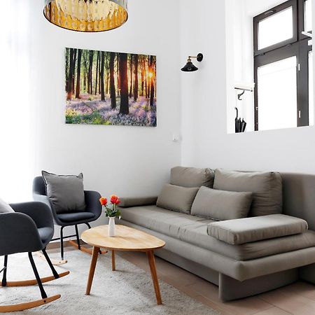 Nieb By Rockchair Apartments L Superhost Status L 3 Bedrooms Boxspringbeds 3 Bathrooms In Center "Kurfuerstendamm" - Cozy Family & Business Flair Welcomes You! Berlin Exterior photo