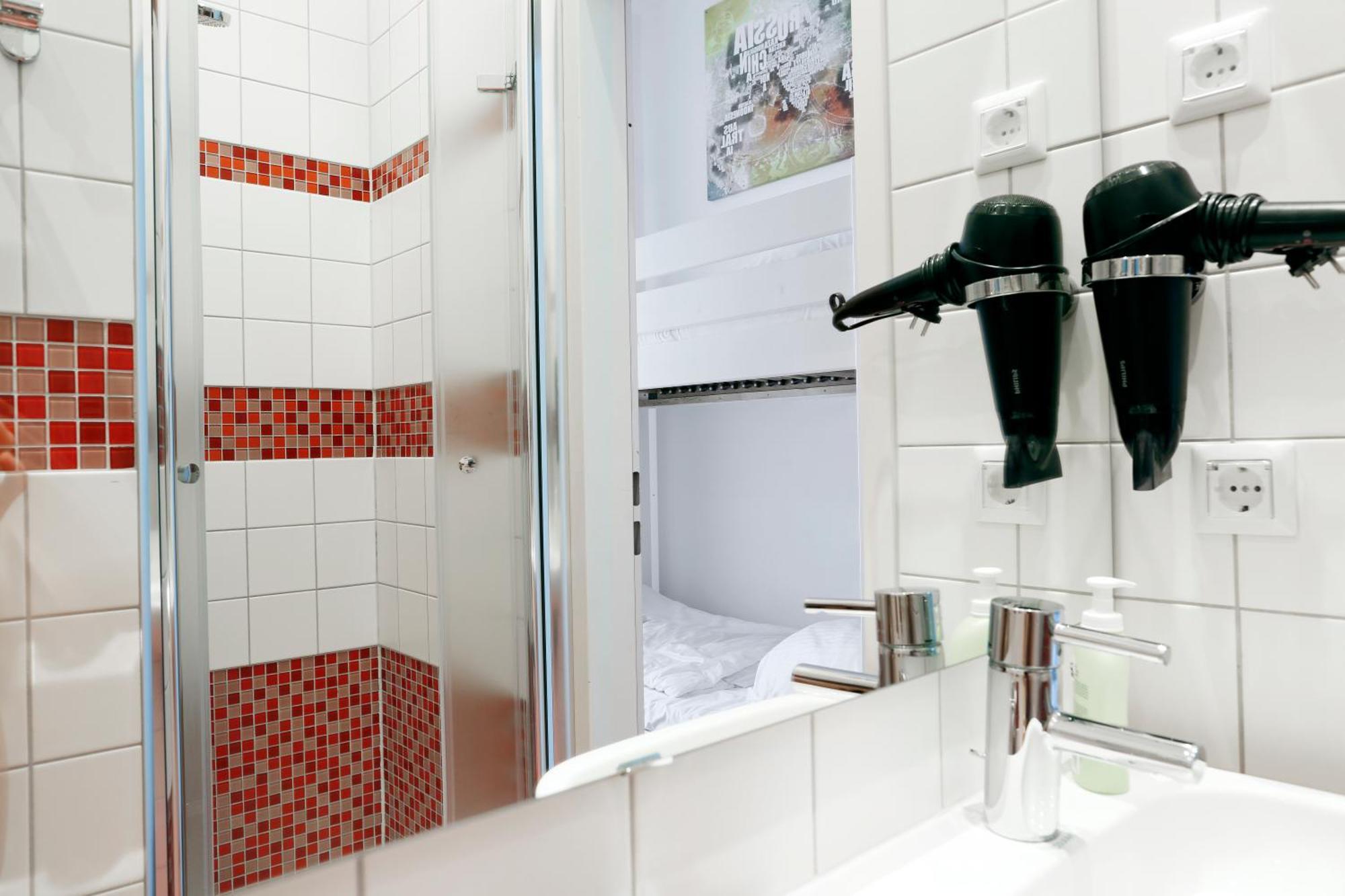 Nieb By Rockchair Apartments L Superhost Status L 3 Bedrooms Boxspringbeds 3 Bathrooms In Center "Kurfuerstendamm" - Cozy Family & Business Flair Welcomes You! Berlin Exterior photo