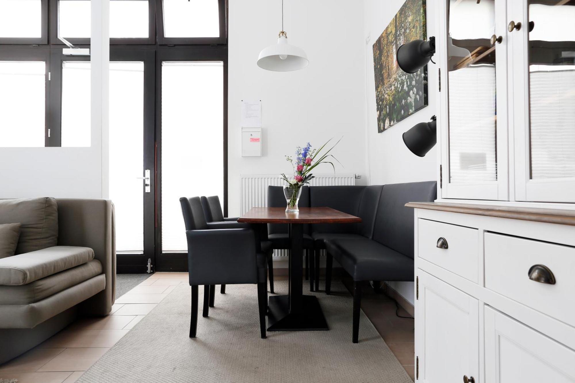 Nieb By Rockchair Apartments L Superhost Status L 3 Bedrooms Boxspringbeds 3 Bathrooms In Center "Kurfuerstendamm" - Cozy Family & Business Flair Welcomes You! Berlin Exterior photo