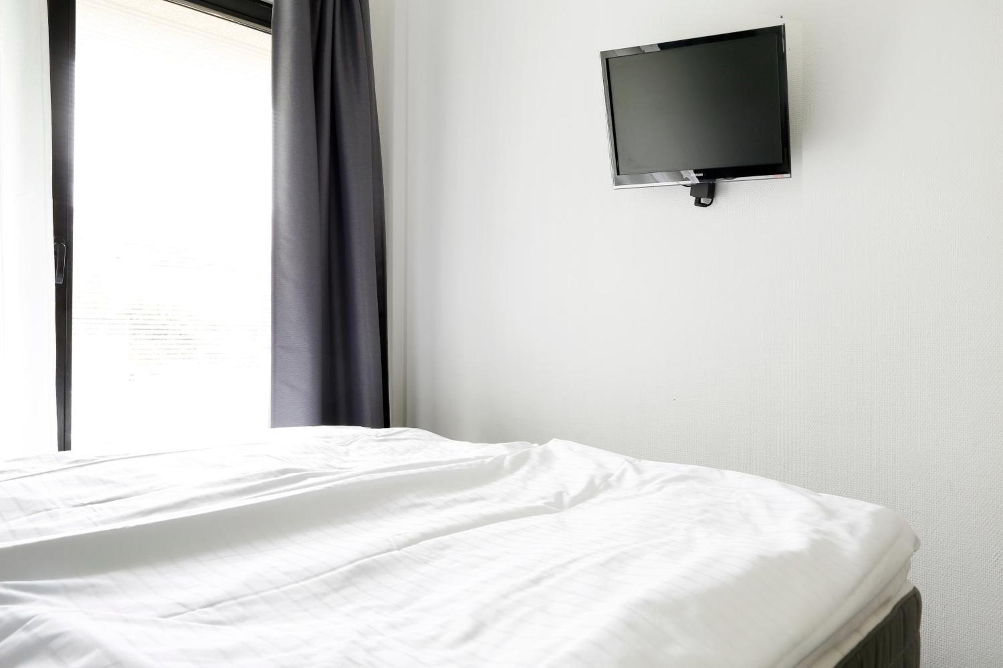 Nieb By Rockchair Apartments L Superhost Status L 3 Bedrooms Boxspringbeds 3 Bathrooms In Center "Kurfuerstendamm" - Cozy Family & Business Flair Welcomes You! Berlin Exterior photo